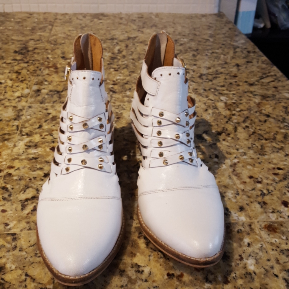 Matisse ascot Friday waylon white boots size 10